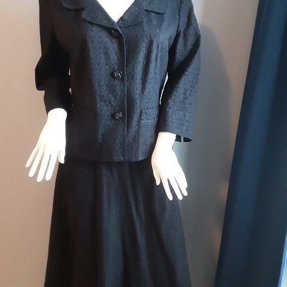 Black Two Piece Skirt Suit by JOSEPHINE CHAUS - Picture 7 of 11